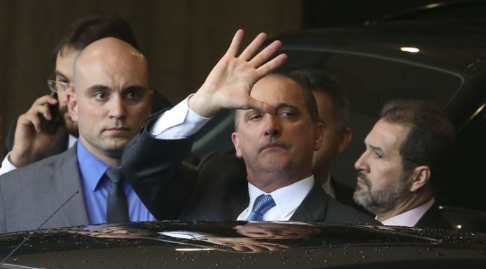 Bolsonaro diz que “nada preocupa” em relação a Onyx
