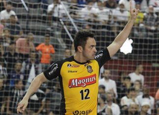 O REI DO FUTSAL DIZ ADEUS, Falcão se aposenta em final contra o Corinthians