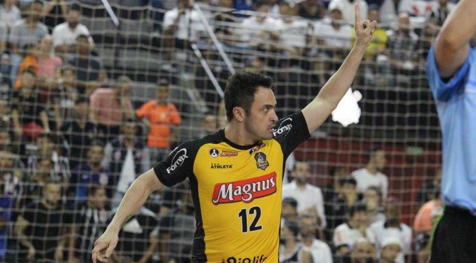 O REI DO FUTSAL DIZ ADEUS, Falcão se aposenta em final contra o Corinthians