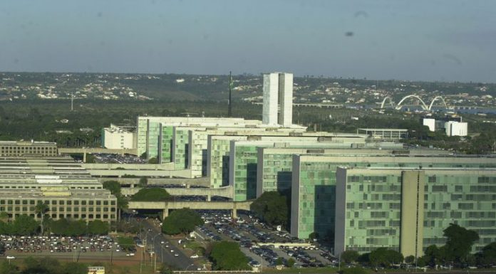 Tesouro quita R$ 4,82 bi de estados e municípios inadimplentes em 2018