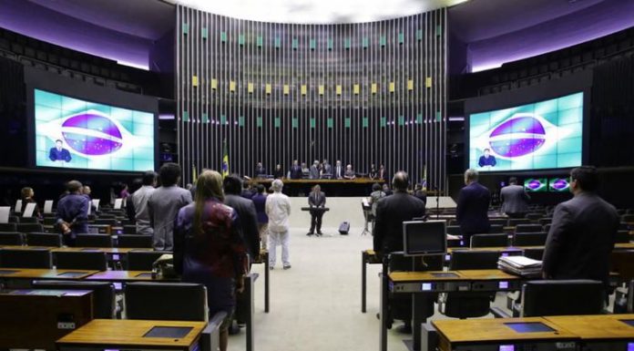 Há 50 anos, AI-5 suspendia direitos políticos no país