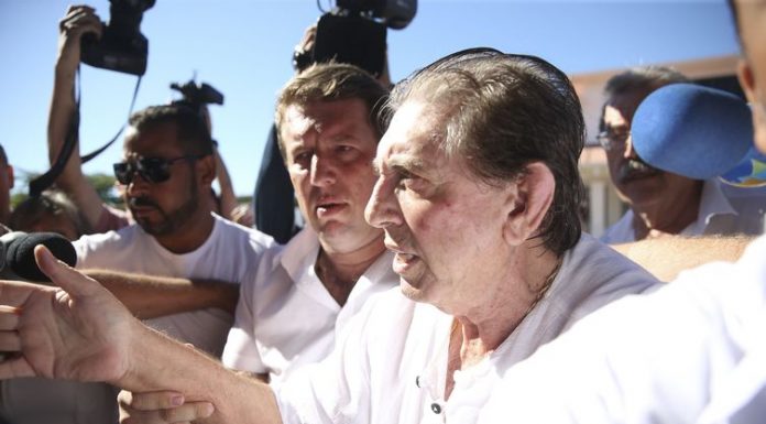 João de Deus entrega-se à polícia em área rural de Abadiânia