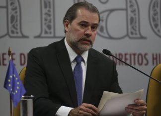 Bolsonaro elogia Toffoli por revogar soltura de presos em 2ª instância