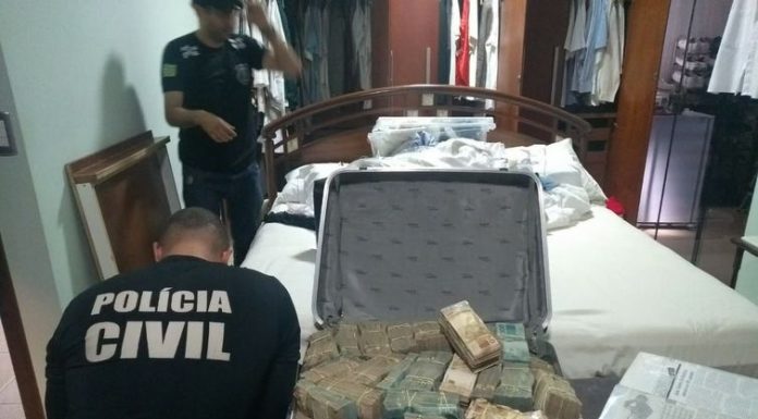 Polícia apreende novamente dinheiro em casa de João de Deus