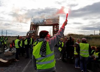 Protestos na França reuniram 125 mil pessoas e já têm 1.385 detidos