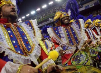 Escolas de samba do Grupo Especial de São Paulo desfilam neste sábado