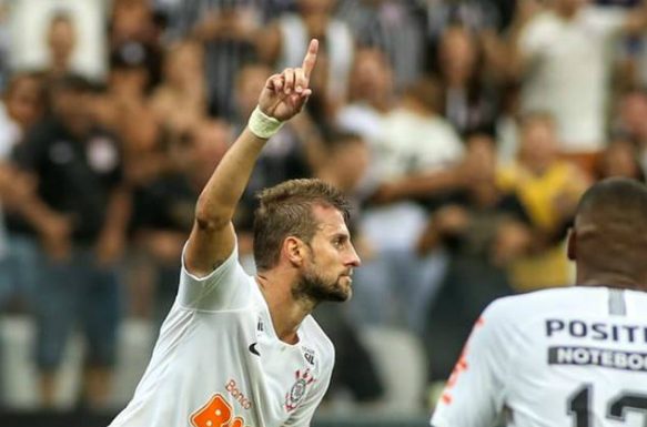Henrique marca no fim e Corinthians empata com o São Caetano