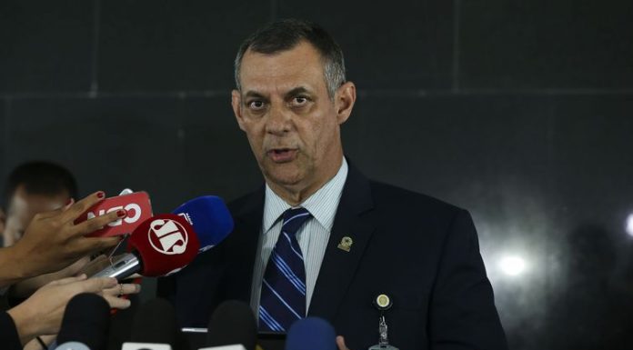 Após cirurgia, Bolsonaro passa o dia em repouso em São Paulo