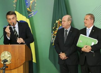 Bolsonaro: decreto devolve ao povo liberdade de decidir sobre armas
