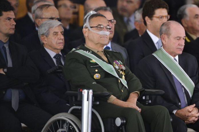 Bolsonaro representa "liberação das amarras ideológicas", diz general