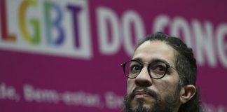 Câmara publica renúncia do deputado Jean Wyllys e convoca suplente