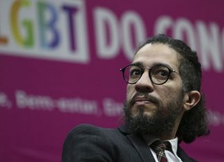 Câmara publica renúncia do deputado Jean Wyllys e convoca suplente
