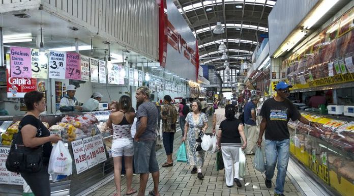 Confiança do Consumidor avança 12% em 2018