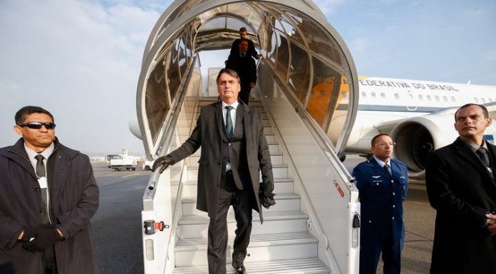 Em Davos, Bolsonaro diz que vai buscar investimentos para Brasil