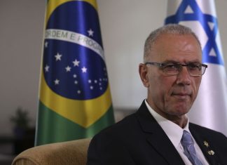 Militares israelenses ficarão o tempo necessário, diz embaixador