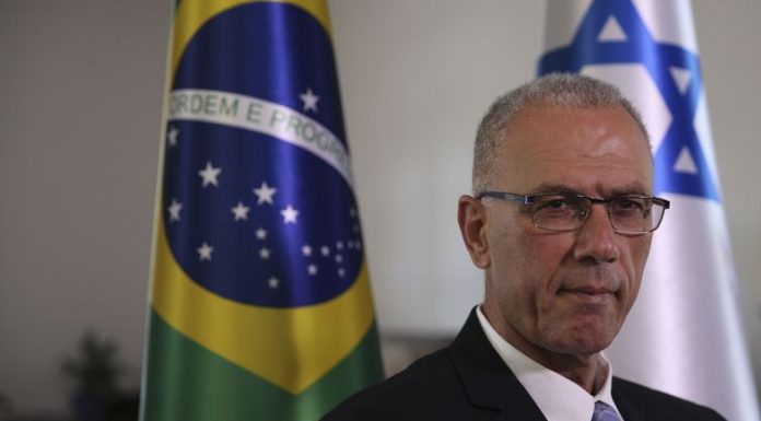 Militares israelenses ficarão o tempo necessário, diz embaixador