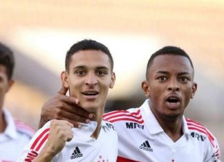 São Paulo goleia e fará a final da Copinha contra o Vasco, que bateu o timão nos pênaltis