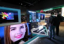 VÍDEOS: Tradutor instantâneo e TV ajustável são novidades em feira tecnológica
