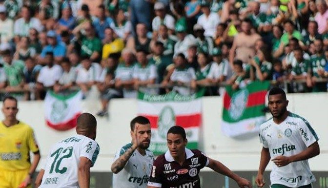 Ferroviária segura Palmeiras na estreia de Goulart