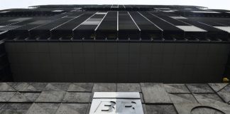 Após quatro anos de prejuízo, Petrobras volta a dar lucro