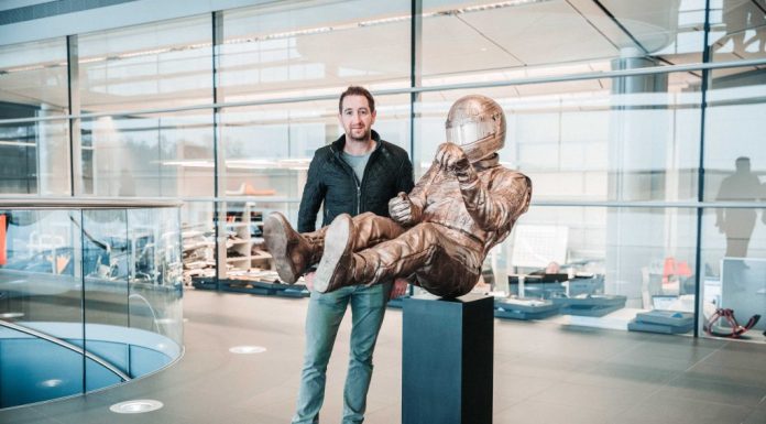 LINDA HOMENAGEM A AYRTON SENNA