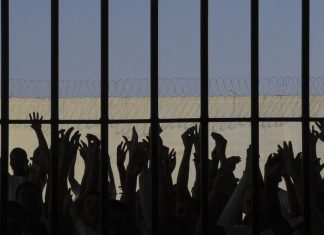 Bolsonaro concede indulto a presos com doenças graves