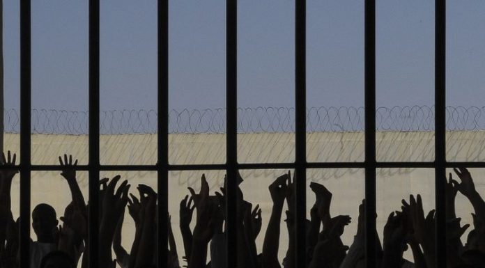 Bolsonaro concede indulto a presos com doenças graves
