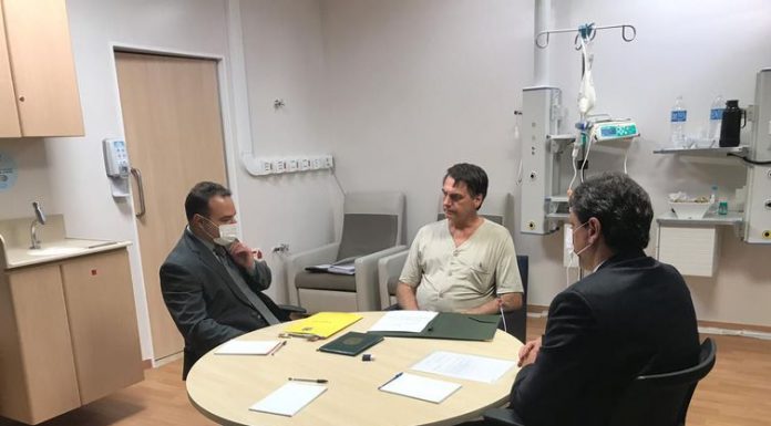 Bolsonaro tem dreno e sonda nasogástrica retirados