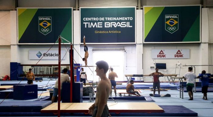 Ginastas brasileiros iniciam treinamento de olho em Tóquio