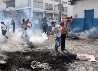 Confronto perto da fronteira da Venezuela com Brasil deixa dois mortos