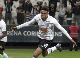 Corinthians vence o São Paulo e mantém tabu da Arena