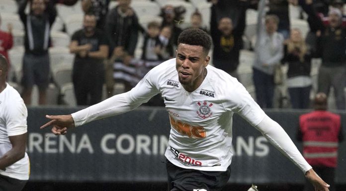 Corinthians vence o São Paulo e mantém tabu da Arena