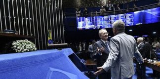 Renan critica quem defende voto aberto para a presidência do Senado