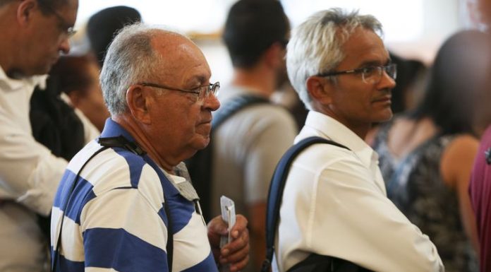 Sem regra rígida para consignado, bancos mantêm assédio a idosos