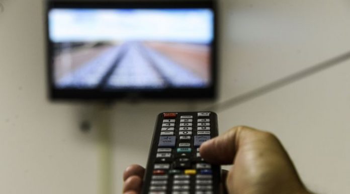 Lei facilita cancelamento de assinatura de TV paga