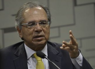Após encontro com Maia, Guedes diz confiar na aprovação da reforma