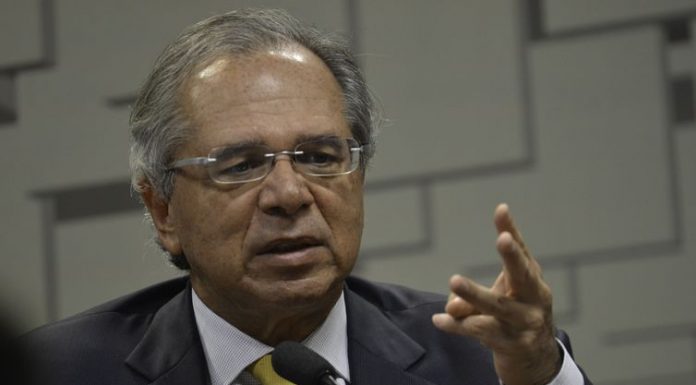 Após encontro com Maia, Guedes diz confiar na aprovação da reforma