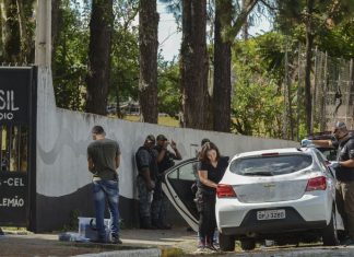 Atirador não tinha histórico de problema na escola, diz secretário