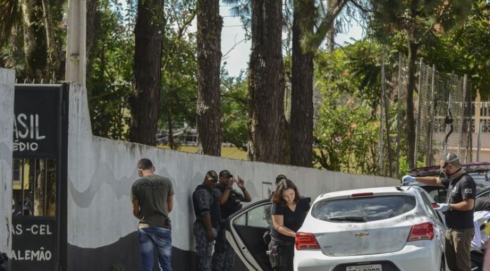 Atirador não tinha histórico de problema na escola, diz secretário