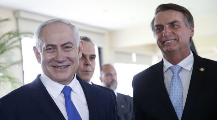 Bolsonaro embarca para Israel e busca acordos em áreas estratégicas