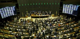 No Senado, ministro pede apoio para reestruturação das Forças Armadas