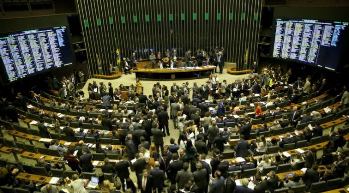 No Senado, ministro pede apoio para reestruturação das Forças Armadas