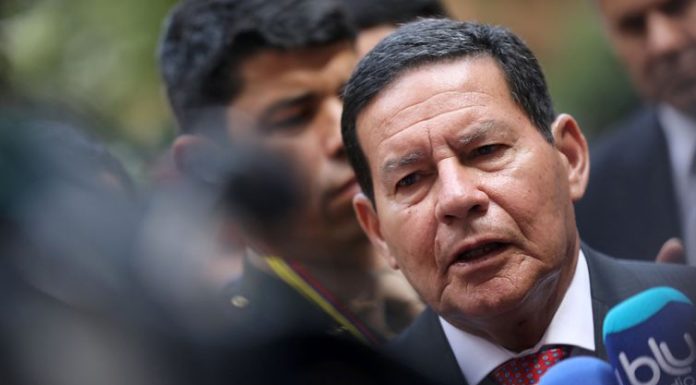 “É muito ruim para o país ter um ex-presidente preso”, diz Mourão