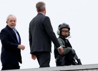 Lula acompanha velório do neto Arthur em São Bernardo