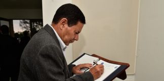 Mourão defende proposta para desvincular Orçamento da União