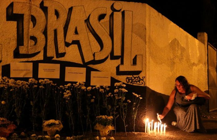 Polícia apreende menor suspeito de organizar massacre em Suzano