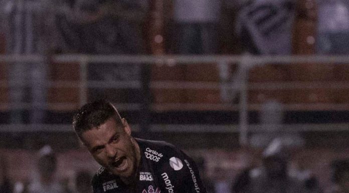 Corinthians é finalista após vencer Santos