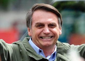 Bolsonaro: “Exército respira e transpira democracia e liberdade”