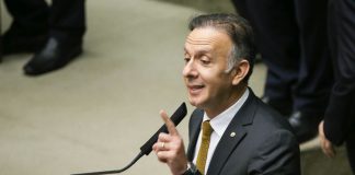 Aguinaldo Ribeiro vai relatar Orçamento Impositivo na CCJ da Câmara