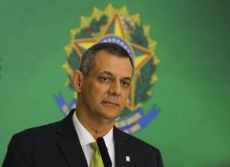 Brasil incentiva países a apoiarem Juan Guaidó